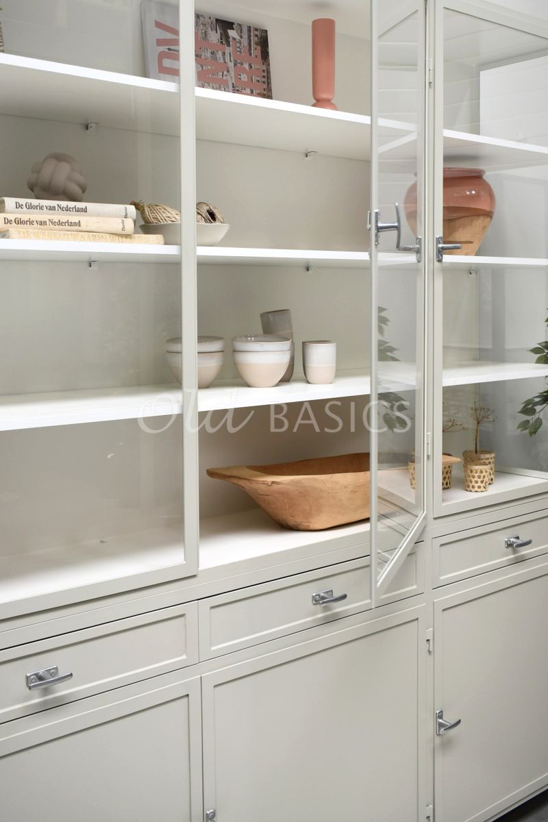 Detail van Apothekerskast Ferro, 3 deuren, RAL7032, grijs, groen, materiaal staal